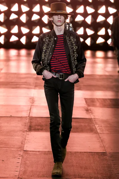 Look 43